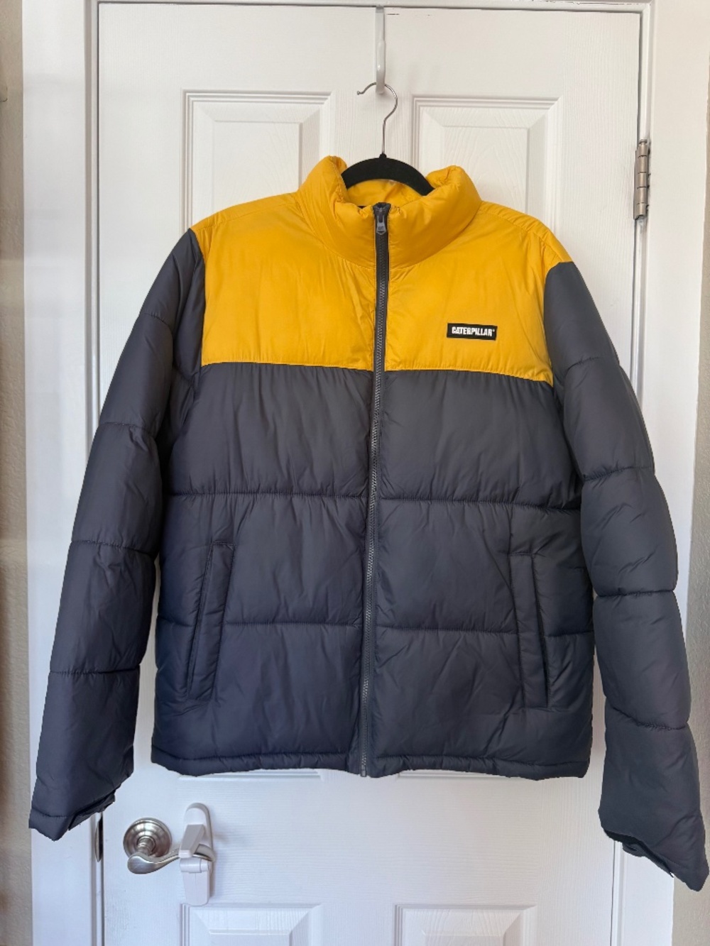 Caterpillar Puffer Jacket Gray and Yellow Size Men's Large